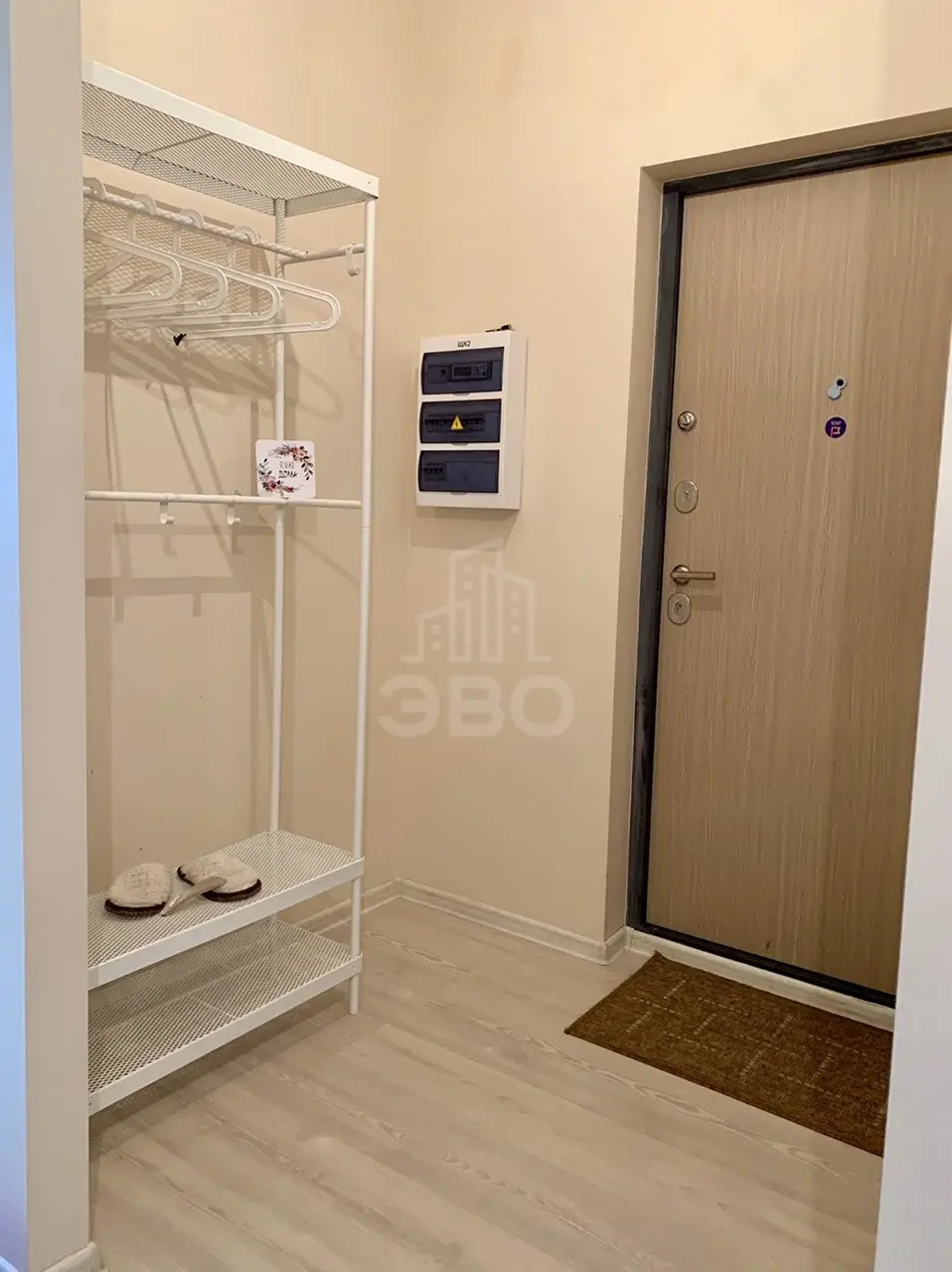 трехкомнатная квартира в Санкт-Петербурге по адресу: Оптиков ул., 34, к 1