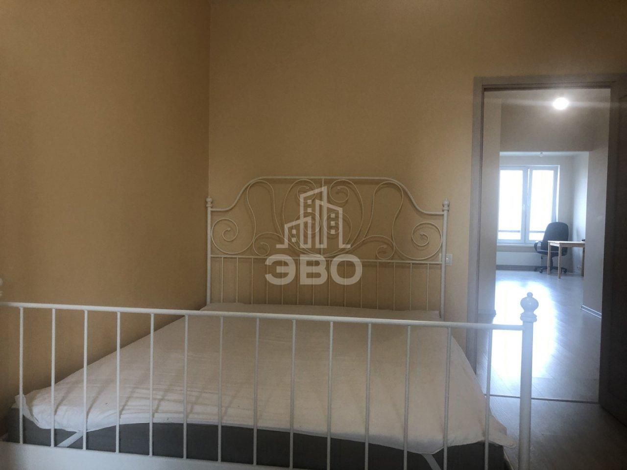 трехкомнатная квартира в Санкт-Петербурге по адресу: Оптиков ул., 34, к 1