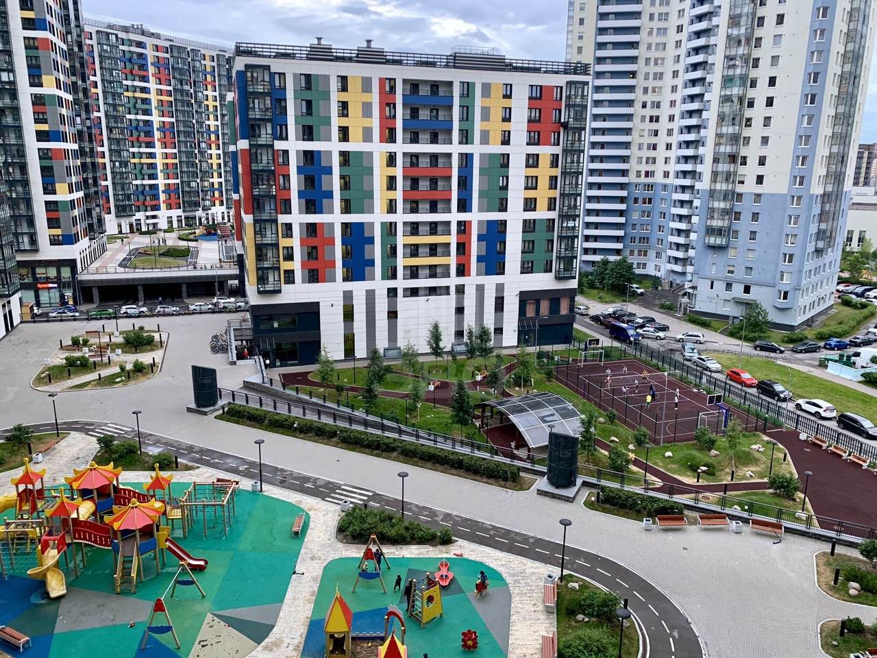 трехкомнатная квартира в Санкт-Петербурге по адресу: Оптиков ул., 34, к 1