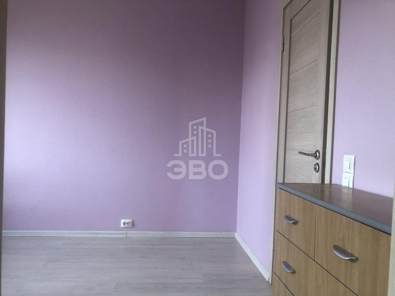 трехкомнатная квартира в Санкт-Петербурге по адресу: Оптиков ул., 34, к 1