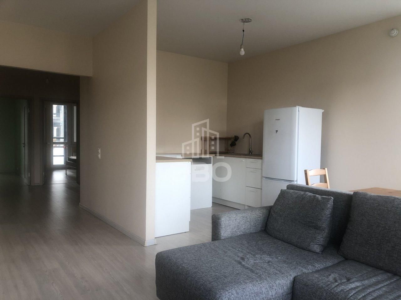 трехкомнатная квартира в Санкт-Петербурге по адресу: Оптиков ул., 34, к 1