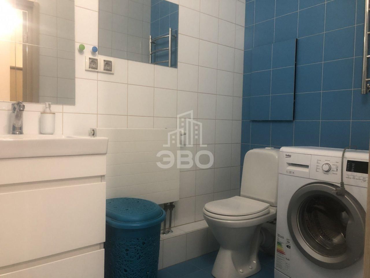 трехкомнатная квартира в Санкт-Петербурге по адресу: Оптиков ул., 34, к 1