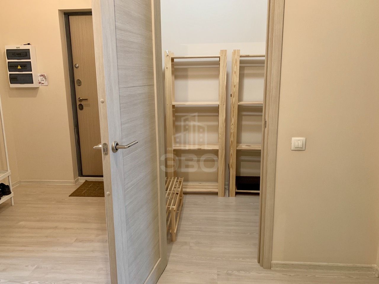 трехкомнатная квартира в Санкт-Петербурге по адресу: Оптиков ул., 34, к 1