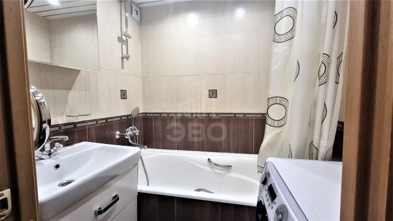 трехкомнатная квартира в Санкт-Петербурге по адресу: Королева проспект, 32, к 2