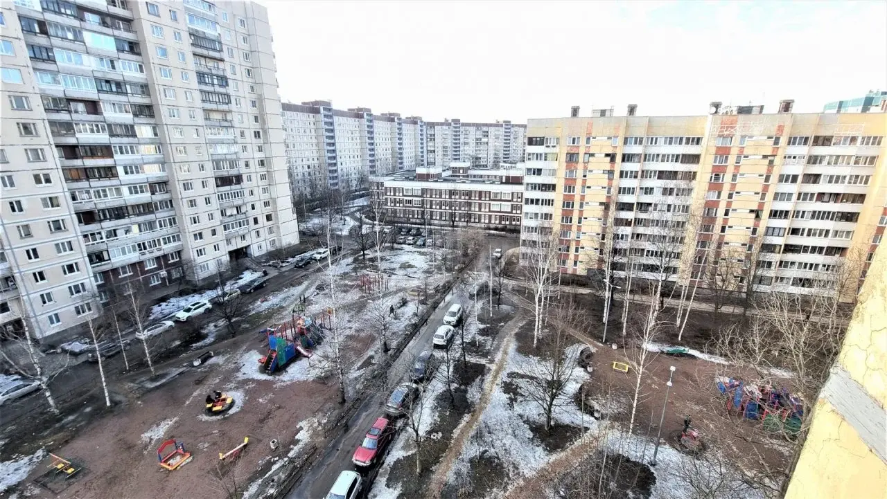 трехкомнатная квартира в Санкт-Петербурге по адресу: Королева проспект, 32, к 2