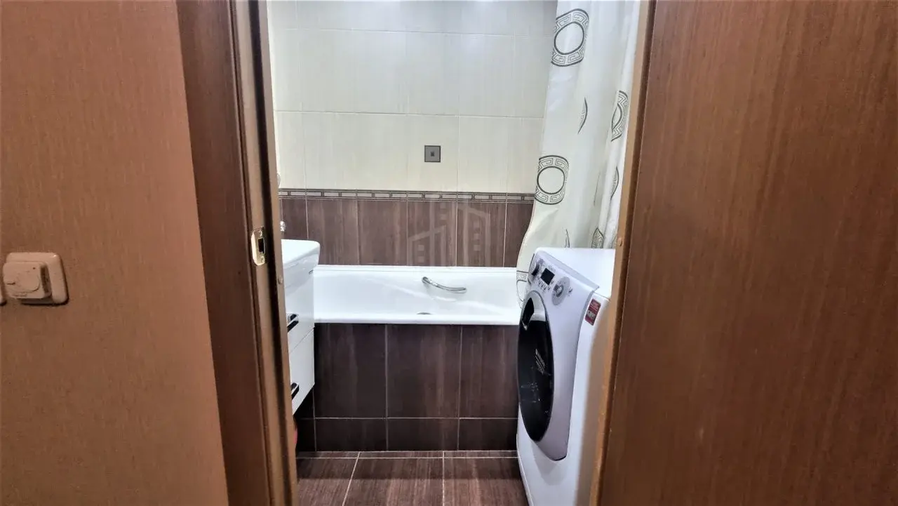 трехкомнатная квартира в Санкт-Петербурге по адресу: Королева проспект, 32, к 2