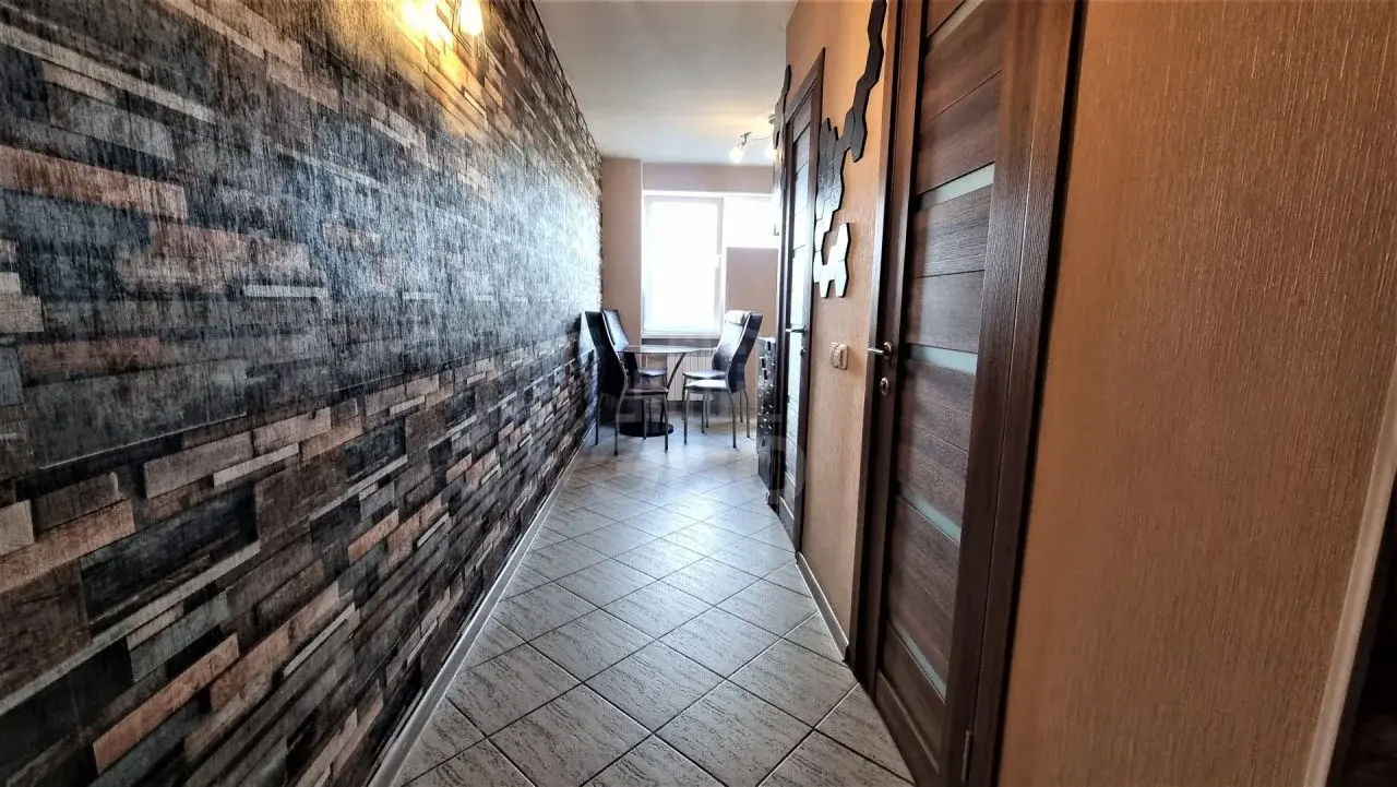 трехкомнатная квартира в Санкт-Петербурге по адресу: Королева проспект, 32, к 2