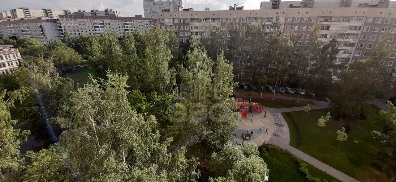 трехкомнатная квартира в Санкт-Петербурге по адресу: Комендантский проспект, 24, к 3