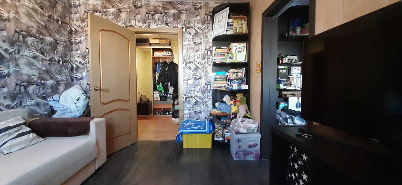 трехкомнатная квартира в Санкт-Петербурге по адресу: Комендантский проспект, 24, к 3