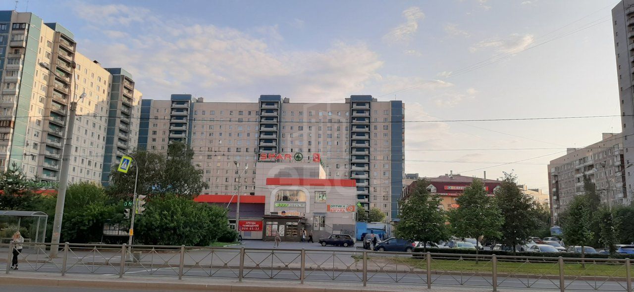 трехкомнатная квартира в Санкт-Петербурге по адресу: Комендантский проспект, 24, к 3