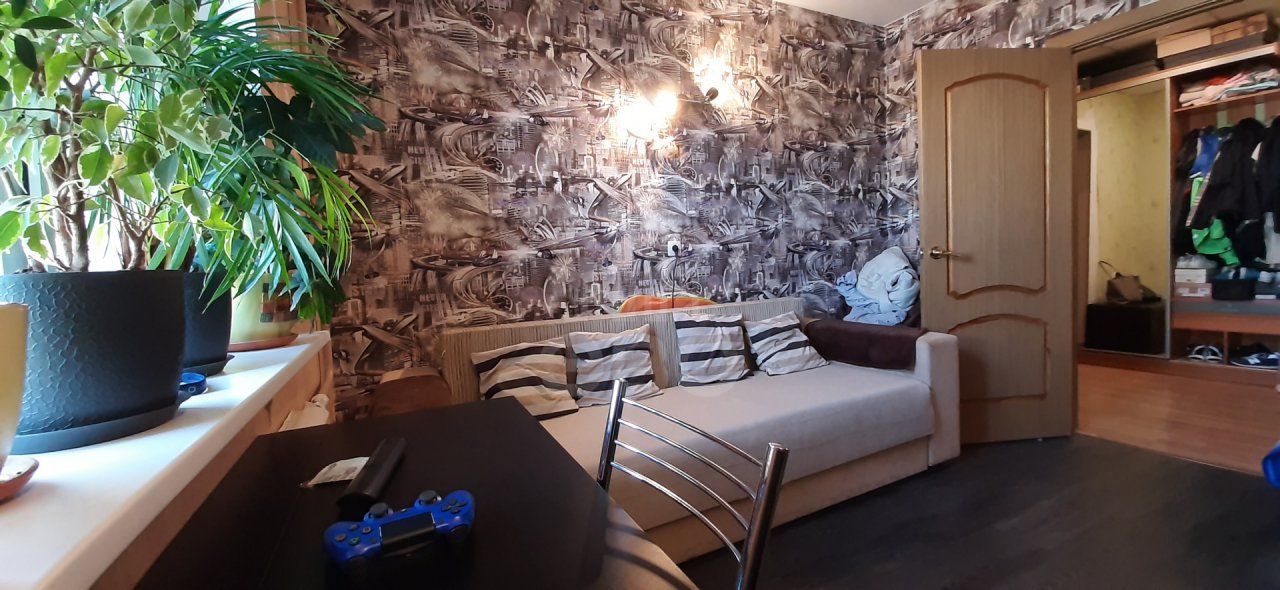 трехкомнатная квартира в Санкт-Петербурге по адресу: Комендантский проспект, 24, к 3