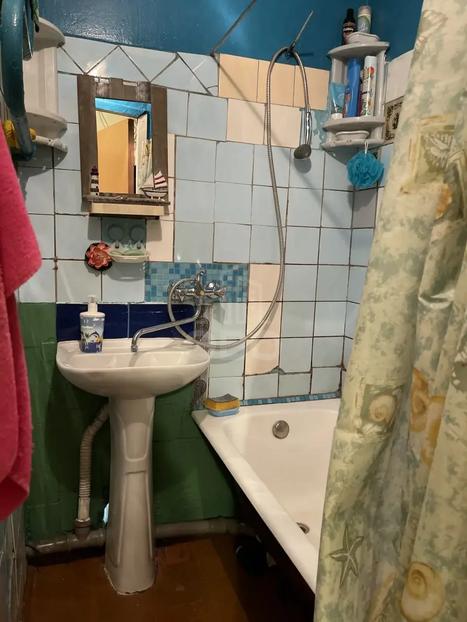 комната в Санкт-Петербурге по адресу: Тельмана ул., 42, к 2