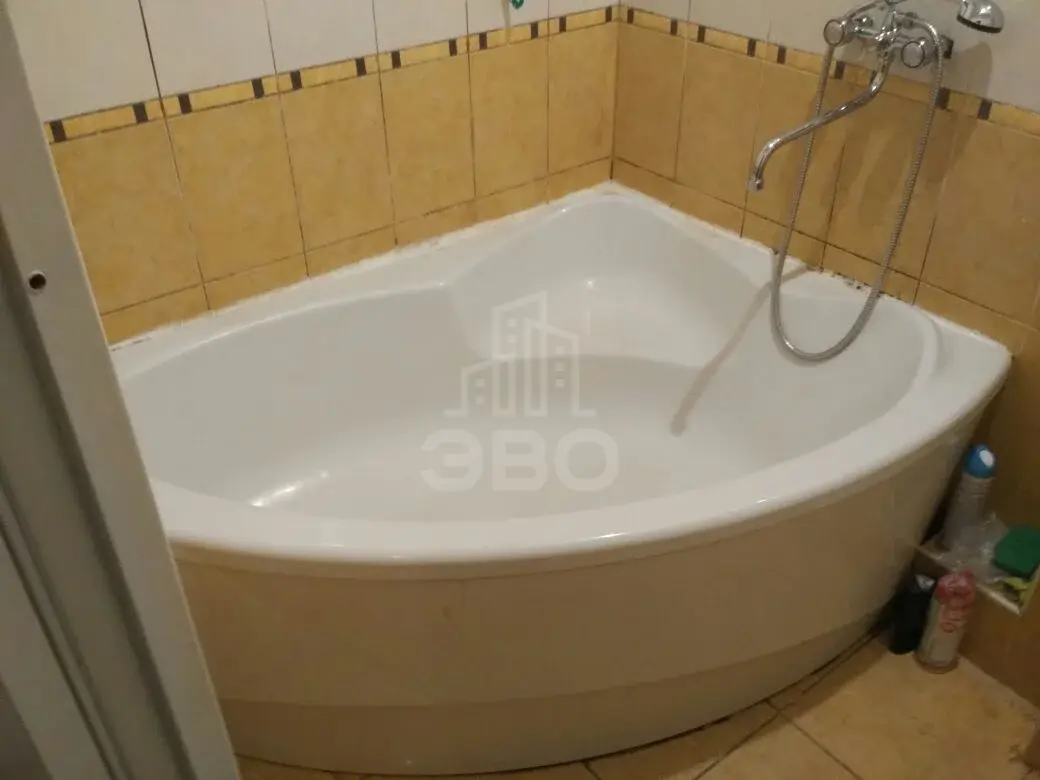 трехкомнатная квартира в Санкт-Петербурге по адресу: Верности ул., 44, к 3
