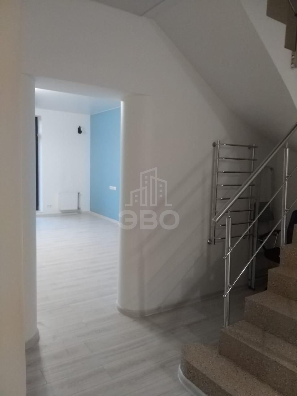 трехкомнатная квартира в Санкт-Петербурге по адресу: Горная ул., 8