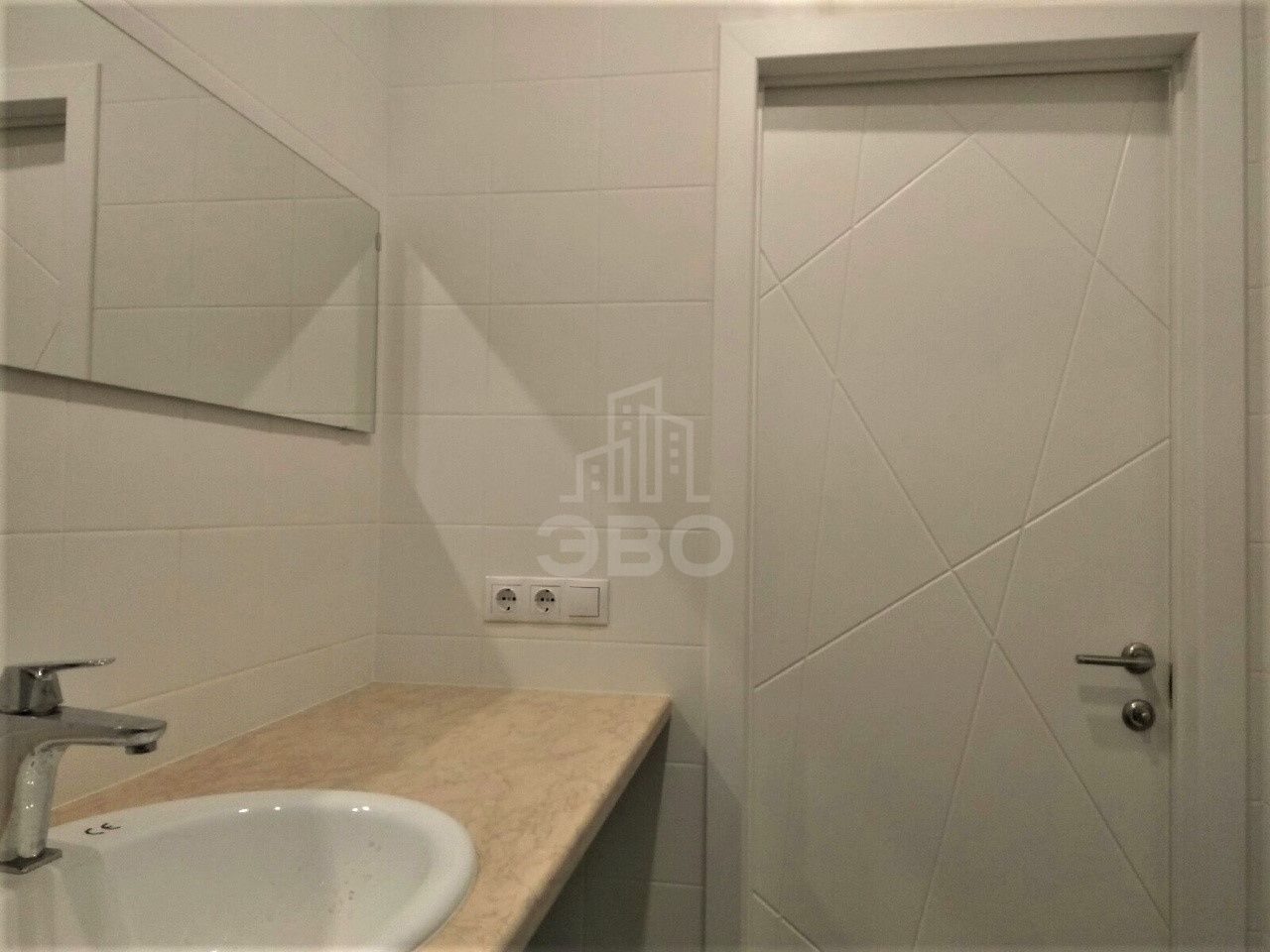 двухкомнатная квартира в Санкт-Петербурге по адресу: Королева проспект, 73