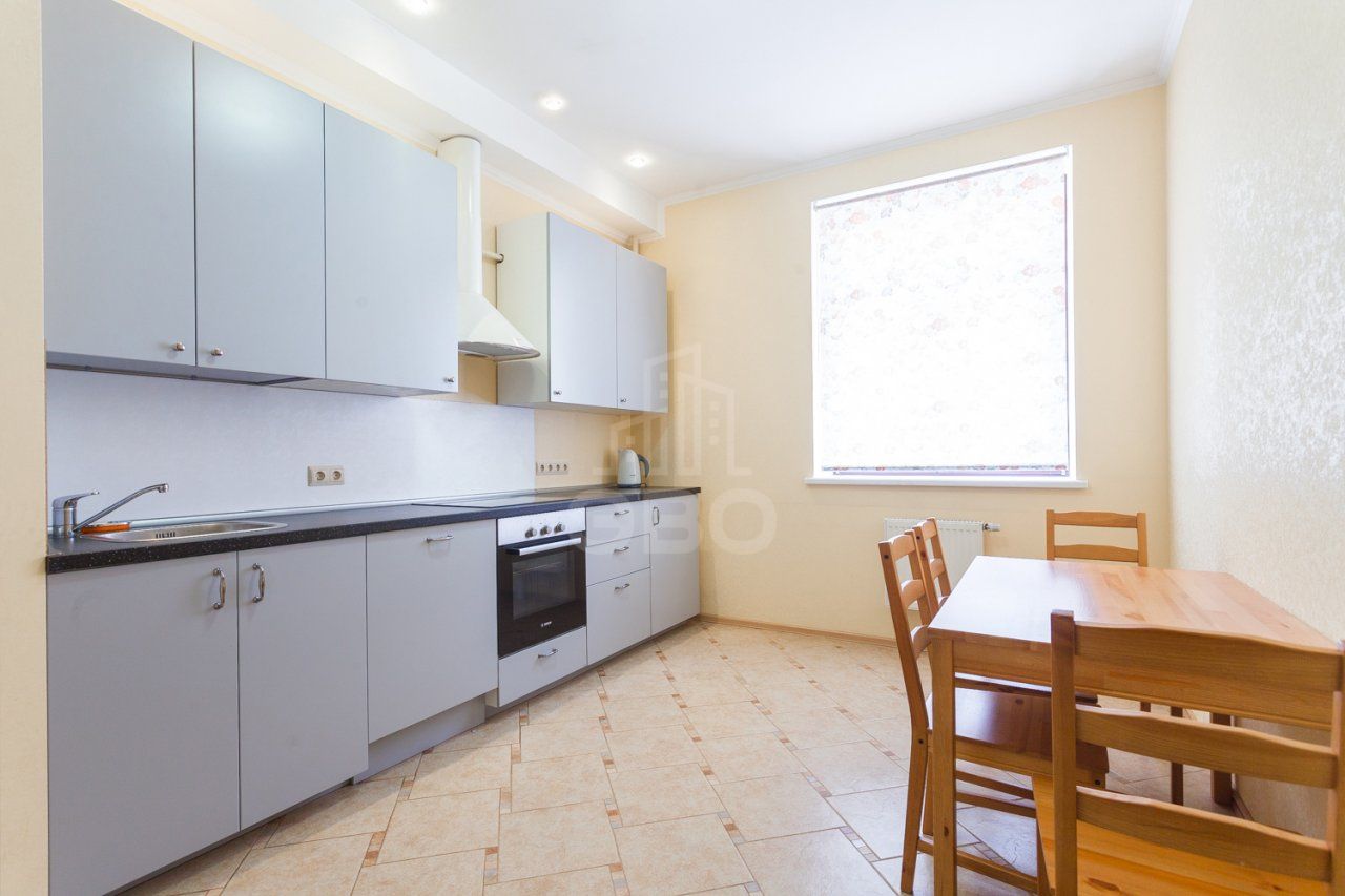 двухкомнатная квартира в Санкт-Петербурге по адресу: Большая Зеленина ул., 6