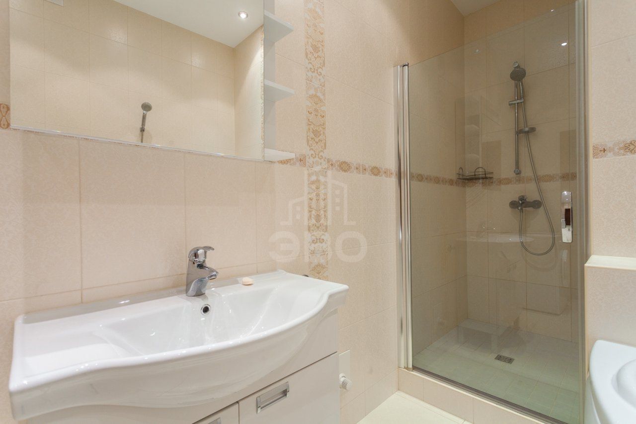 двухкомнатная квартира в Санкт-Петербурге по адресу: Большая Зеленина ул., 6