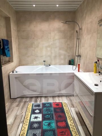 трехкомнатная квартира в Санкт-Петербурге по адресу: Маршала Тухачевского ул., 23