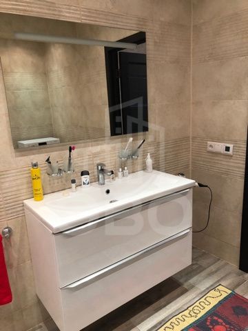 трехкомнатная квартира в Санкт-Петербурге по адресу: Маршала Тухачевского ул., 23