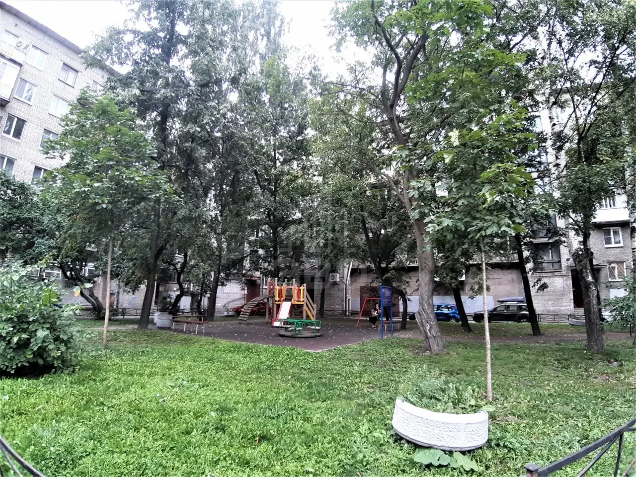 трехкомнатная квартира в Санкт-Петербурге по адресу: Кондратьевский проспект, 33