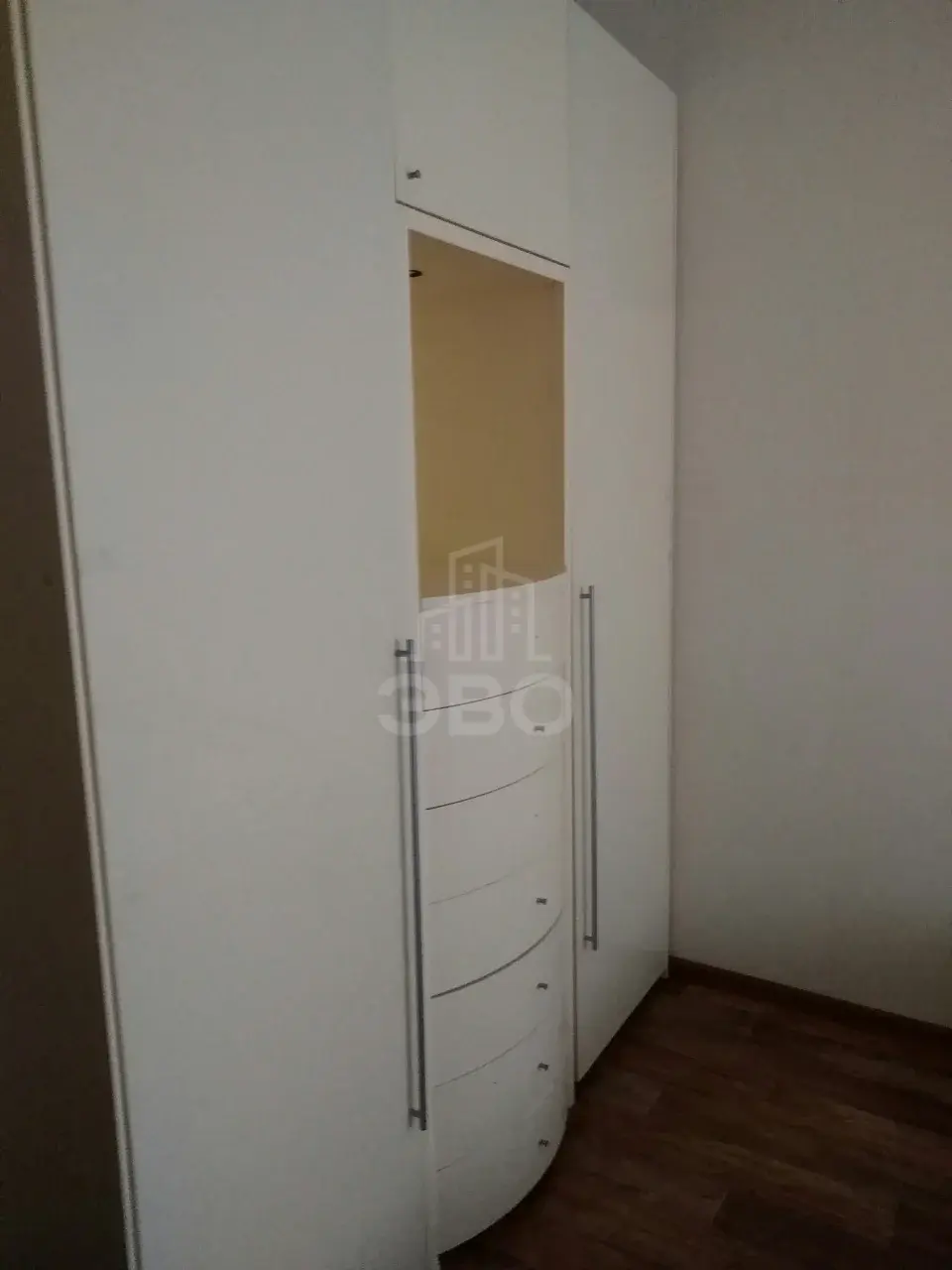 трехкомнатная квартира в Санкт-Петербурге по адресу: Кушелевская дор., 3, к 2
