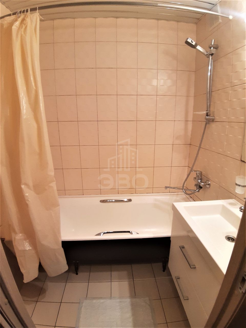 двухкомнатная квартира в Санкт-Петербурге по адресу: Композиторов ул., 11, к 1