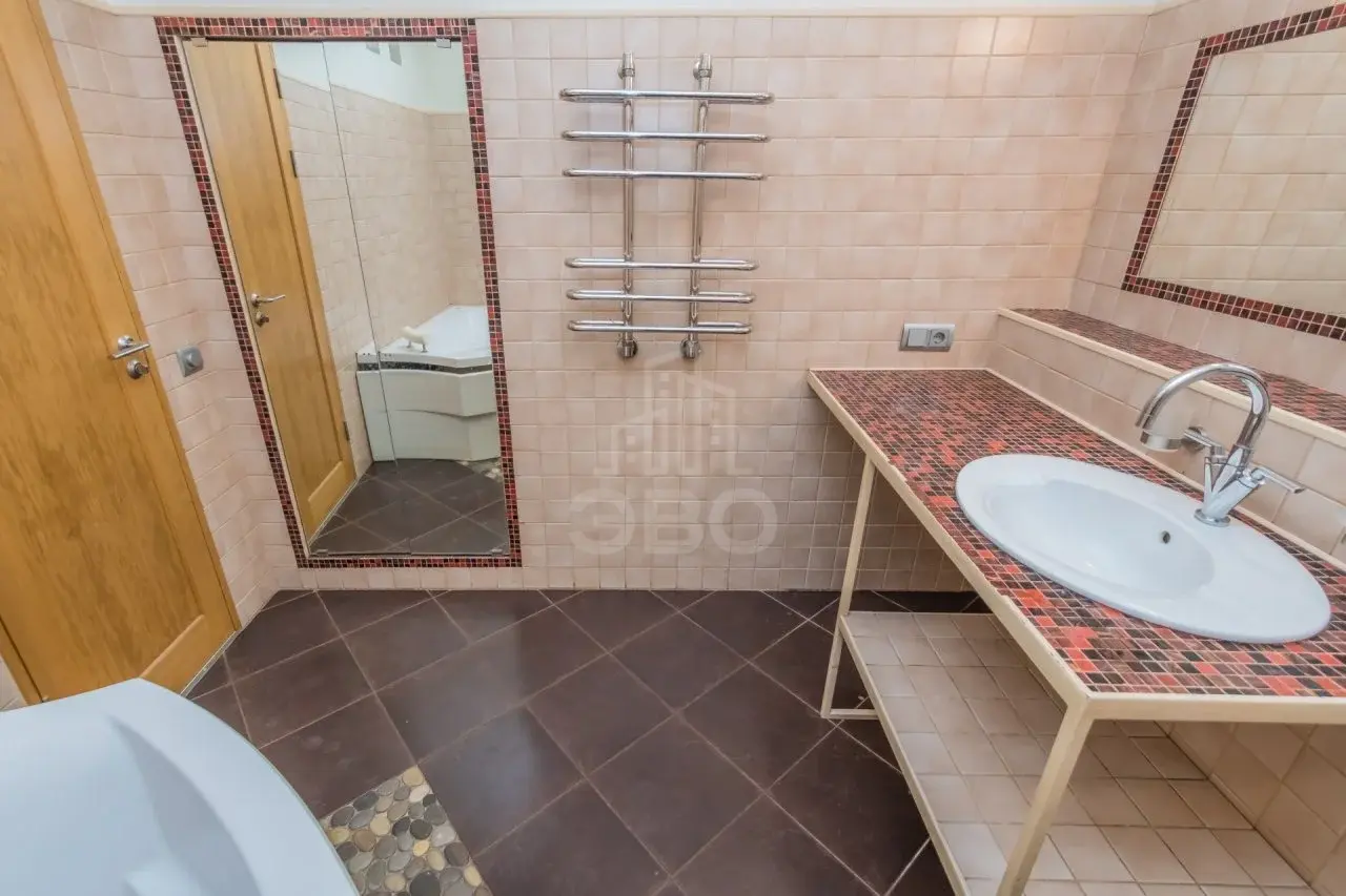 двухкомнатная квартира в Санкт-Петербурге по адресу: Некрасова ул., 40