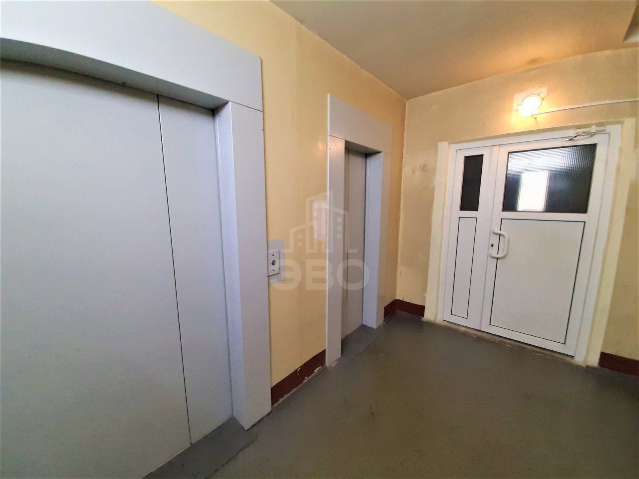 трехкомнатная квартира в Санкт-Петербурге по адресу: Бухарестская ул., 124/56