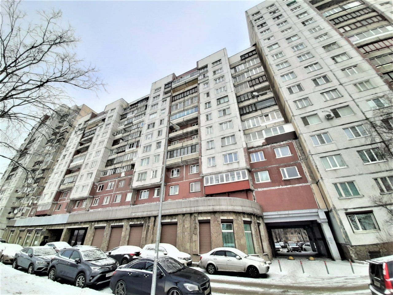 трехкомнатная квартира в Санкт-Петербурге по адресу: Бухарестская ул., 124/56