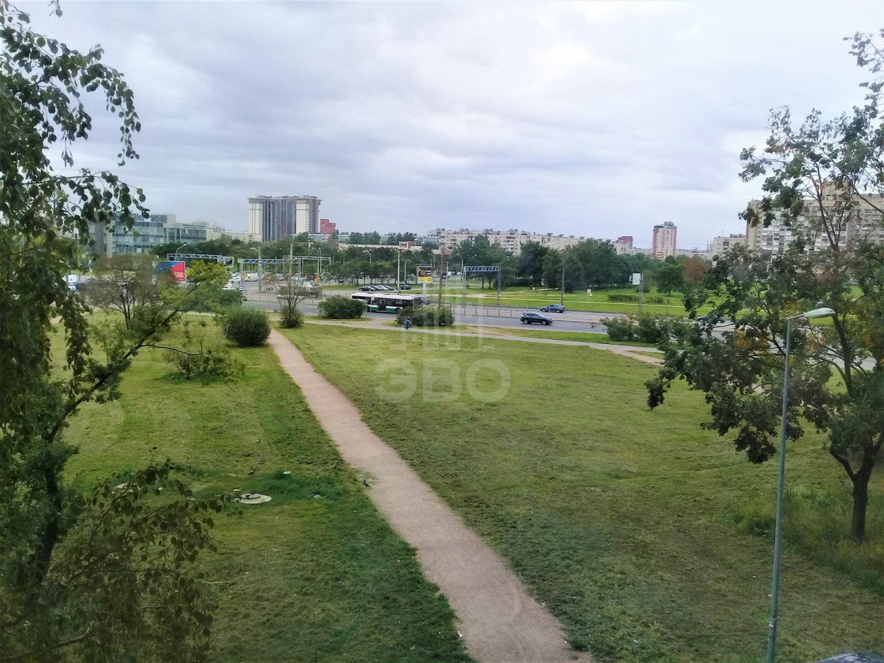 трехкомнатная квартира в Санкт-Петербурге по адресу: Бухарестская ул., 124/56