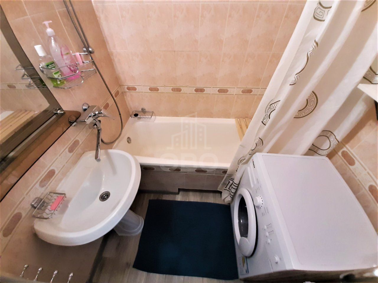 трехкомнатная квартира в Санкт-Петербурге по адресу: Бухарестская ул., 124/56