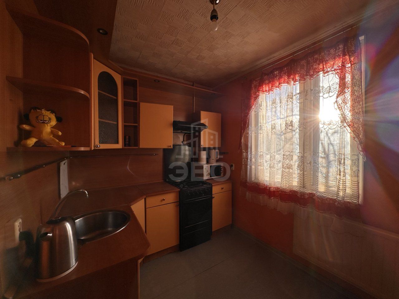 трехкомнатная квартира в Санкт-Петербурге по адресу: Купчинская ул., 15, к 2