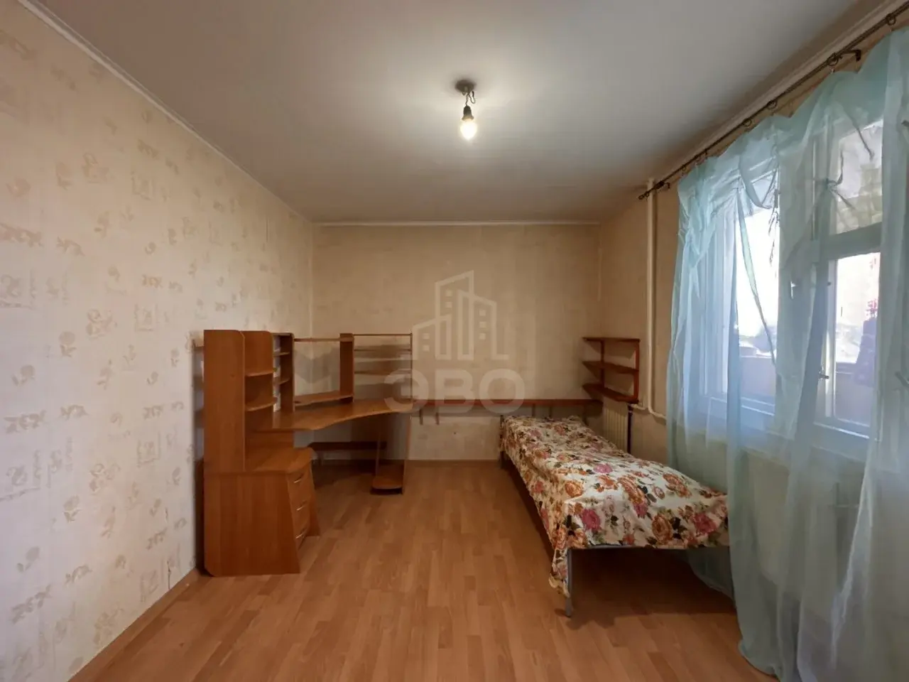 трехкомнатная квартира в Санкт-Петербурге по адресу: Купчинская ул., 15, к 2