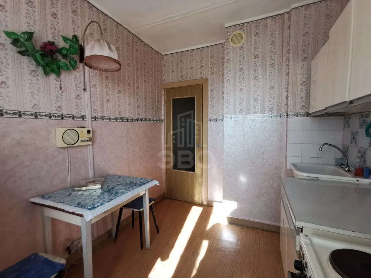 трехкомнатная квартира в Санкт-Петербурге по адресу: Ленинский проспект, 75, к 2