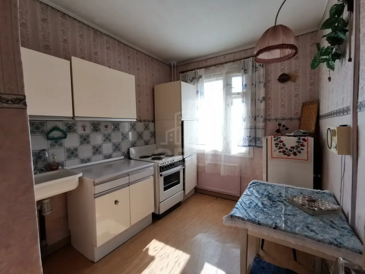 трехкомнатная квартира в Санкт-Петербурге по адресу: Ленинский проспект, 75, к 2