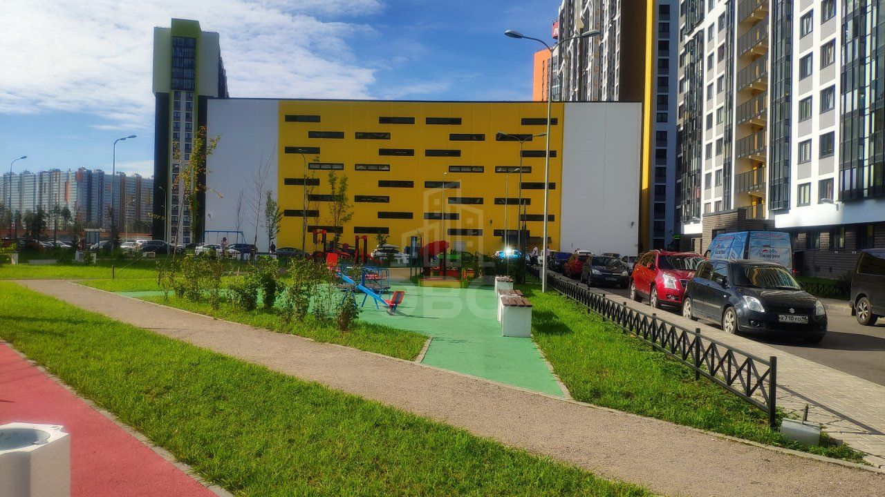 двухкомнатная квартира в Санкт-Петербурге по адресу: Парашютная ул., 65