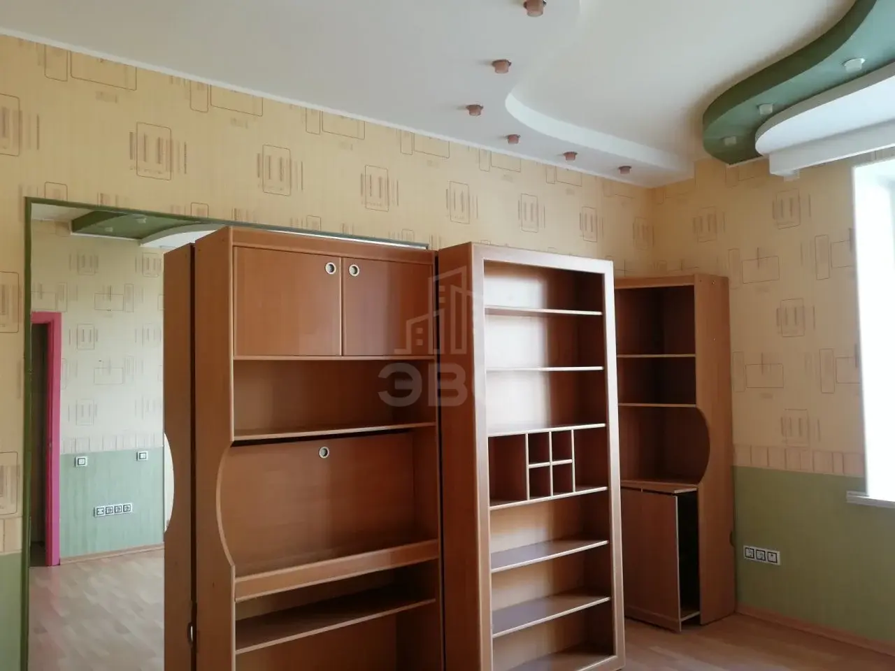 четырехкомнатная квартира в Санкт-Петербурге по адресу: Савушкина ул., 124, к 1