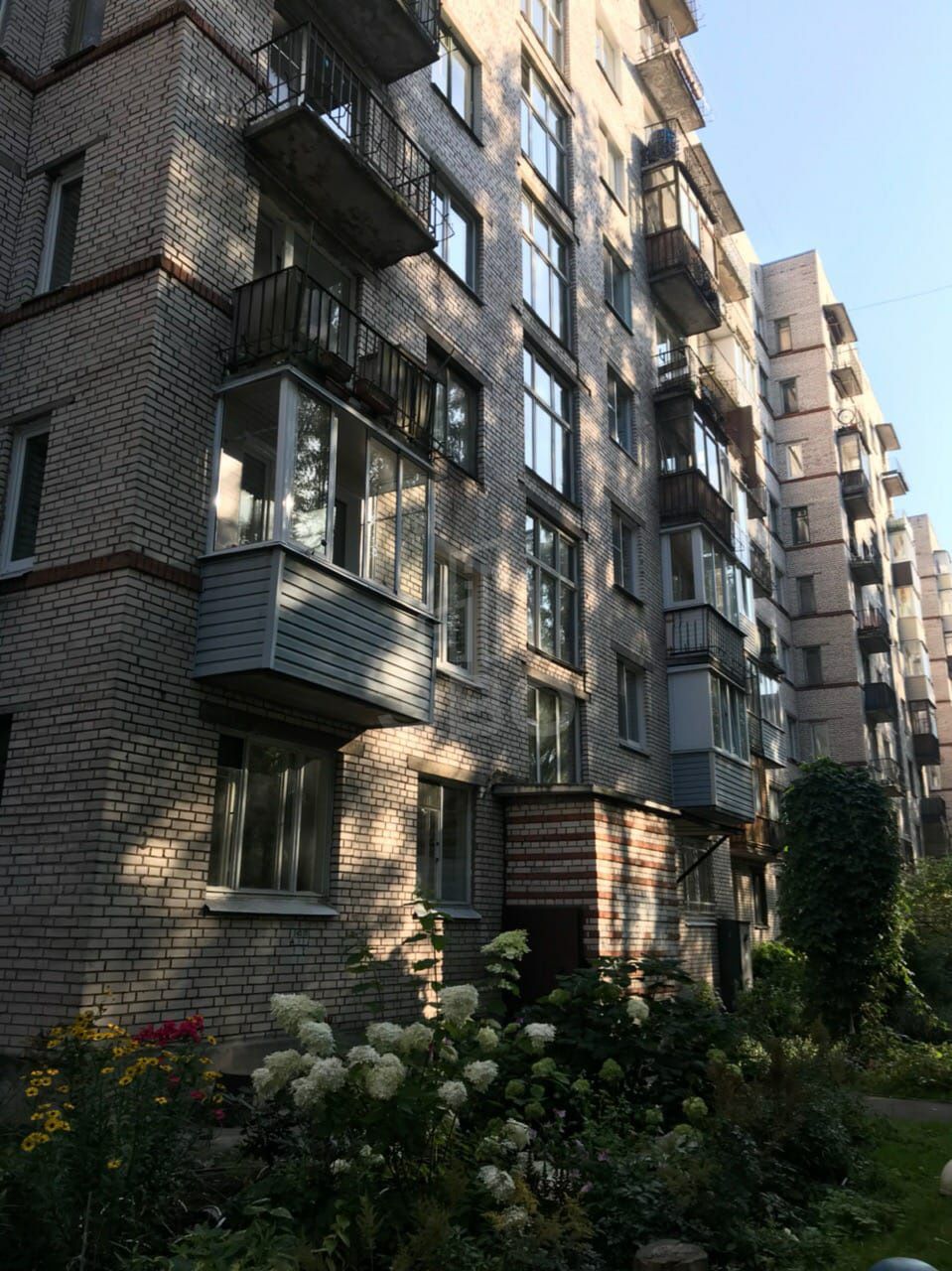 двухкомнатная квартира в Санкт-Петербурге по адресу: Карпинского ул., 14