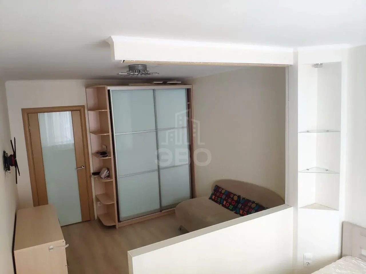 однокомнатная квартира в Санкт-Петербурге по адресу: Карпинского ул., 33, к 1