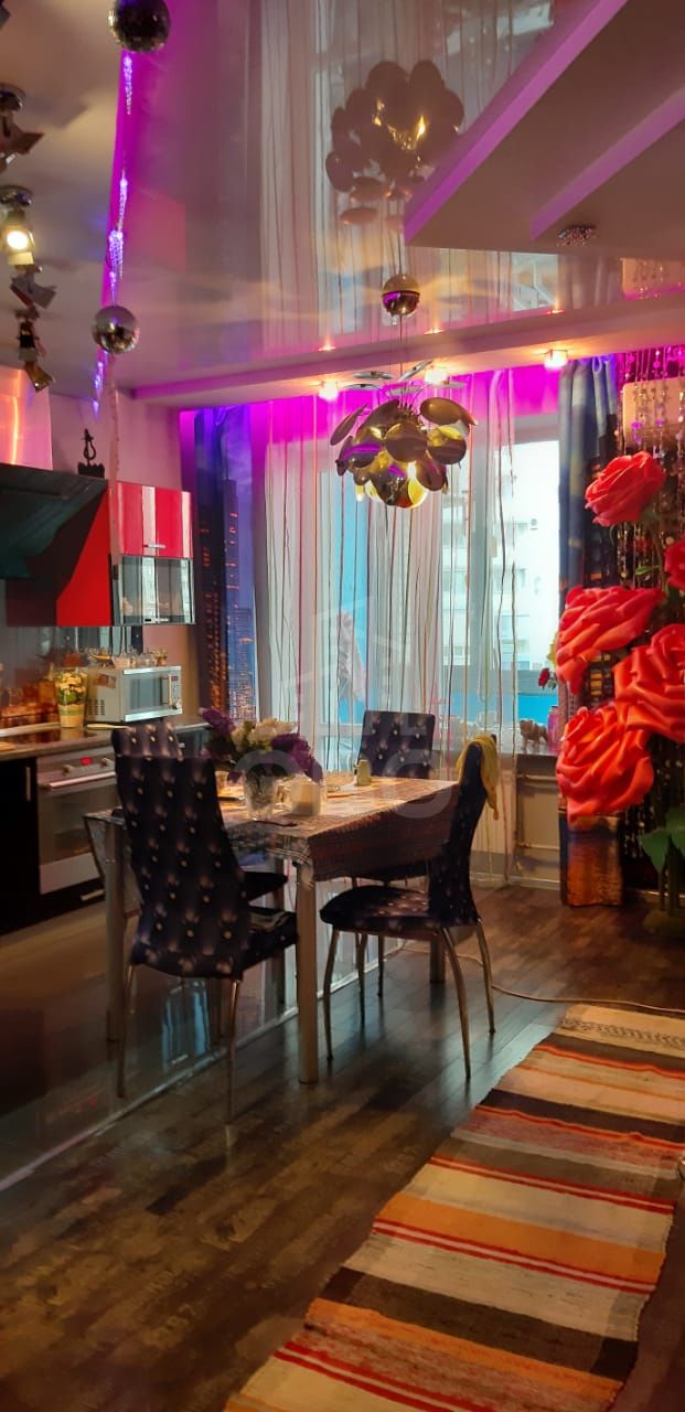 комната в Санкт-Петербурге по адресу: Луначарского проспект, 11, к 3