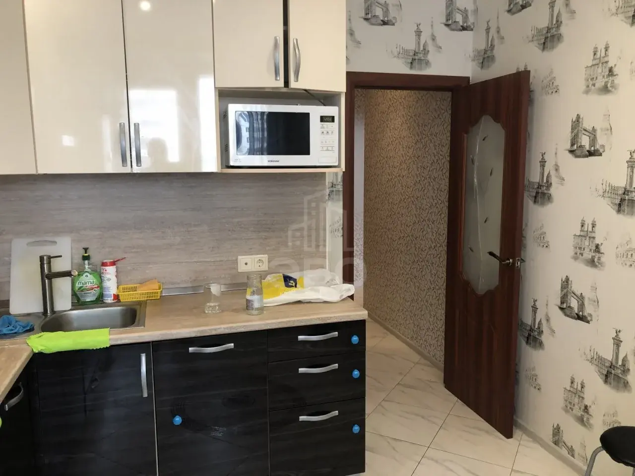 трехкомнатная квартира в Санкт-Петербурге по адресу: Ворошилова ул., 27, к 2