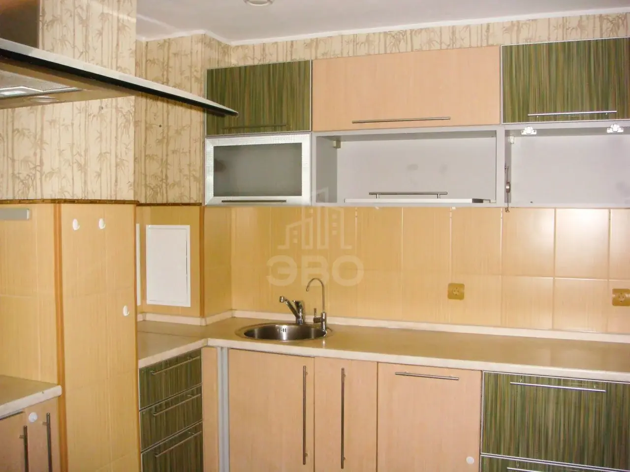 трехкомнатная квартира в Санкт-Петербурге по адресу: Савушкина ул., 124, к 1