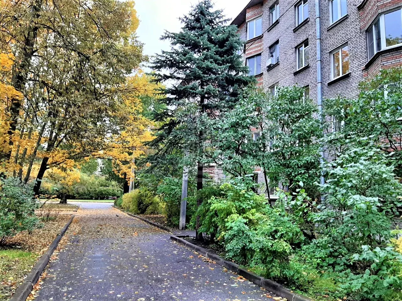 трехкомнатная квартира в Санкт-Петербурге по адресу: Новосибирская ул., 18, к 5