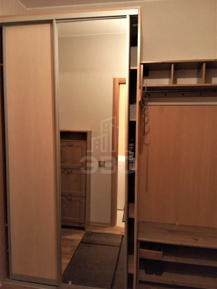 однокомнатная квартира в Санкт-Петербурге по адресу: Ушаковская наб., 1, к 4