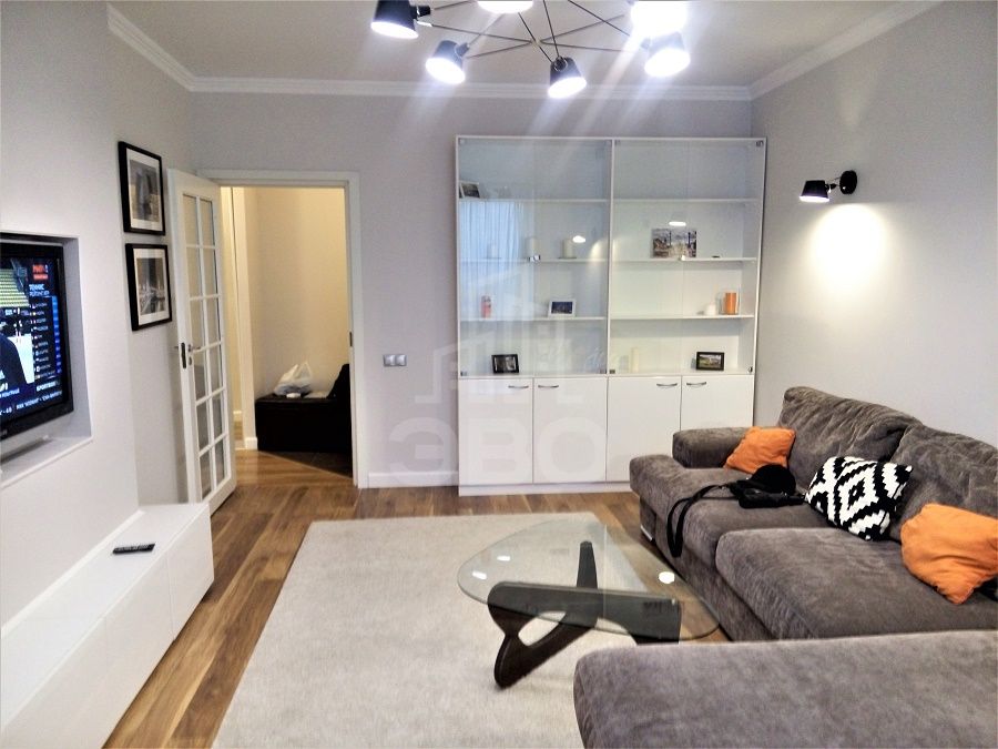 трехкомнатная квартира в Санкт-Петербурге по адресу: Ленинский проспект, 149, к 1