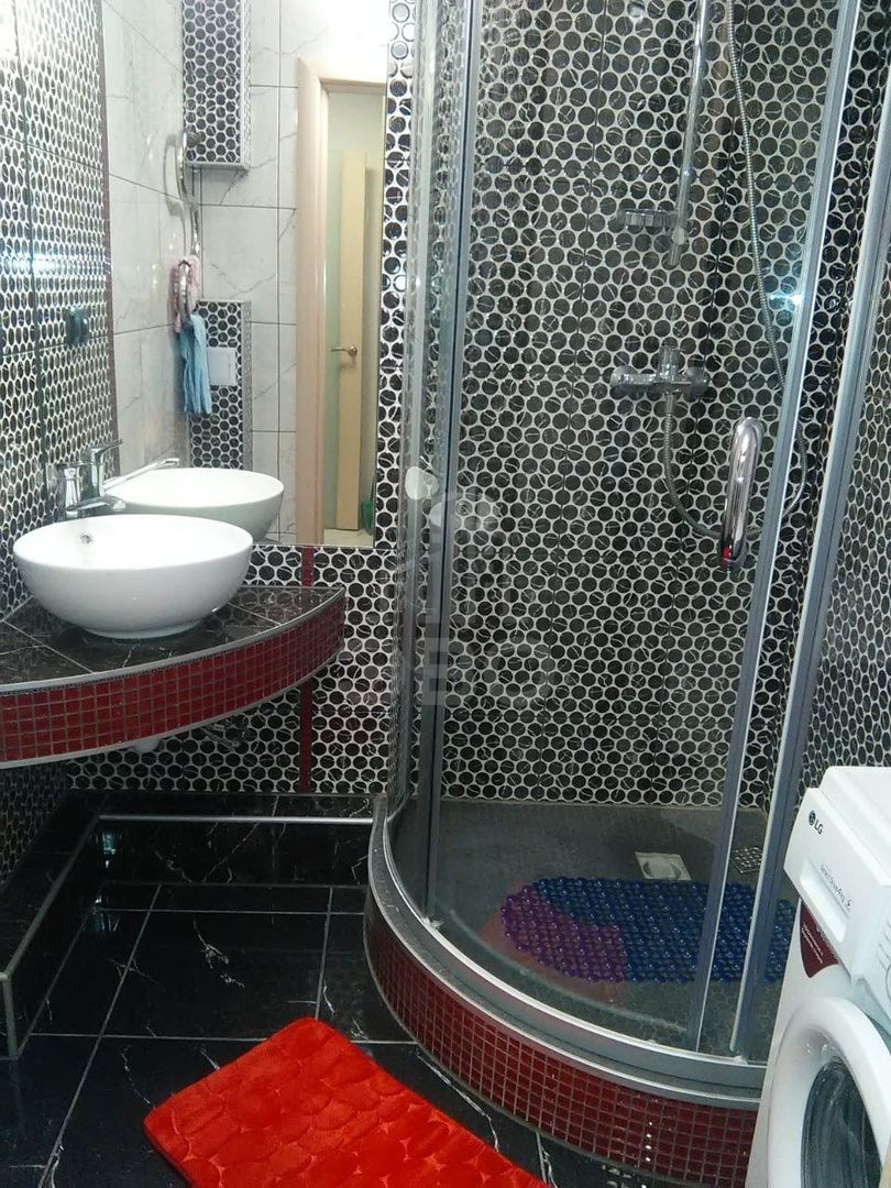 однокомнатная квартира в Санкт-Петербурге по адресу: Кушелевская дор., 5, к 2