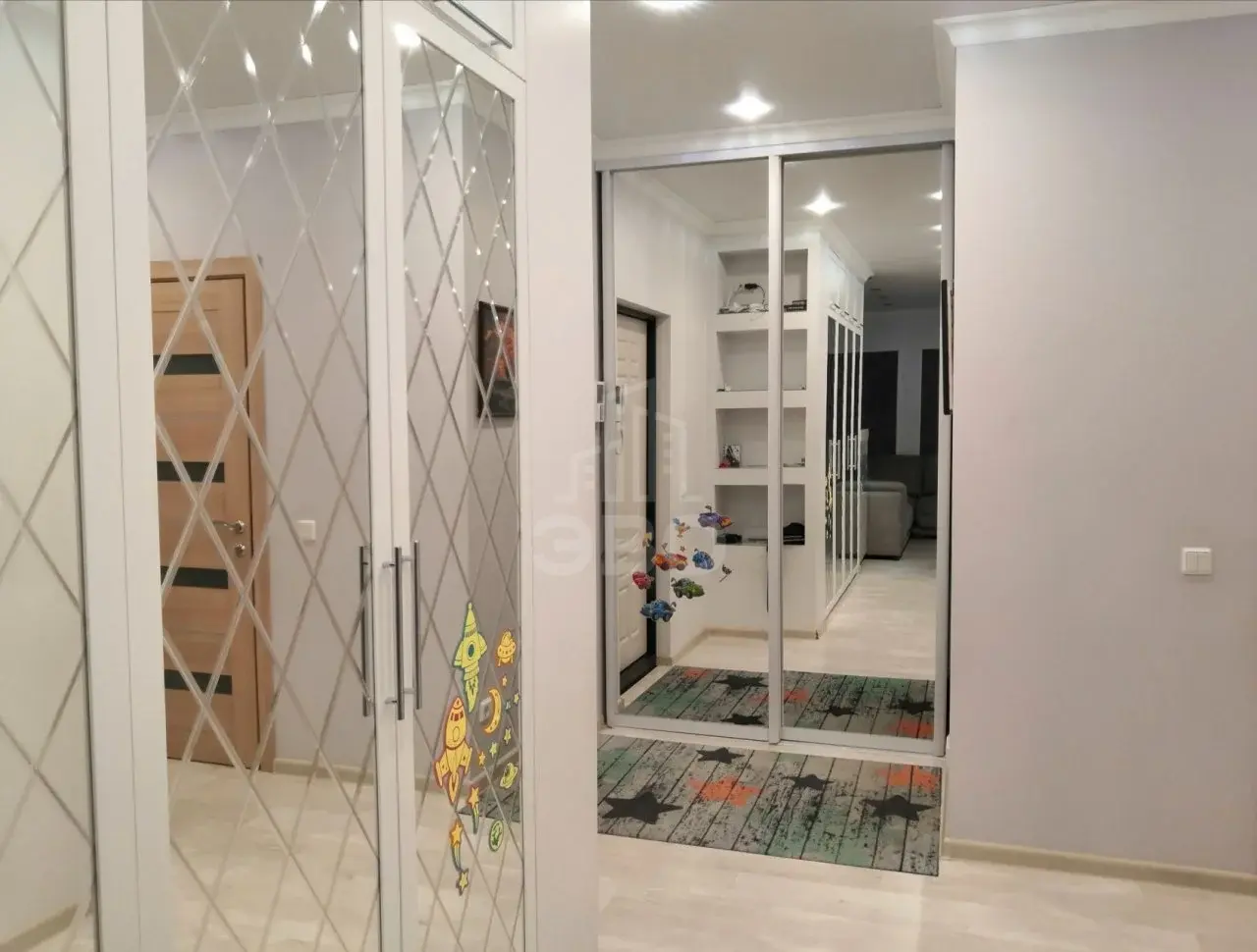 двухкомнатная квартира в Санкт-Петербурге по адресу: Репищева ул., 10, к 1