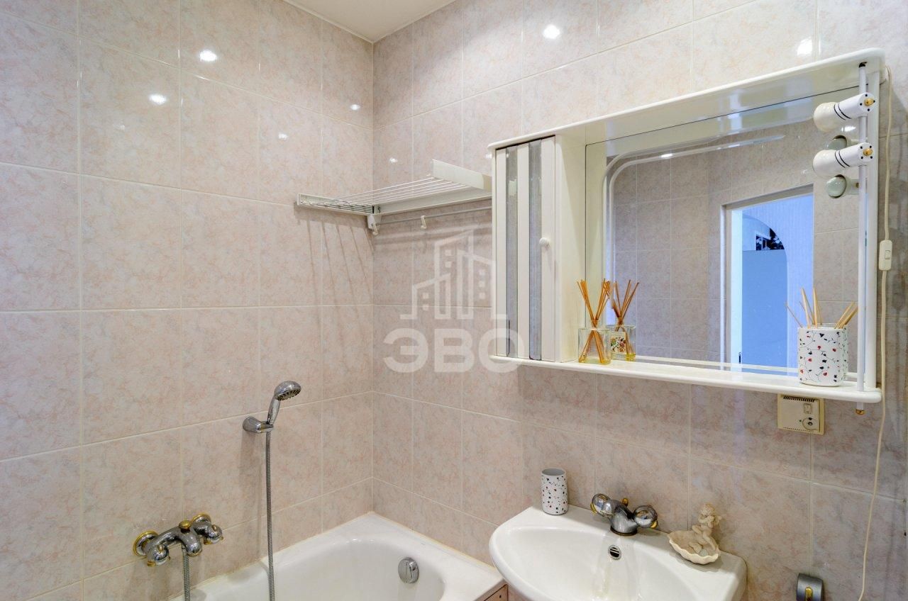 двухкомнатная квартира в Санкт-Петербурге по адресу: Среднегаванский проспект, 1