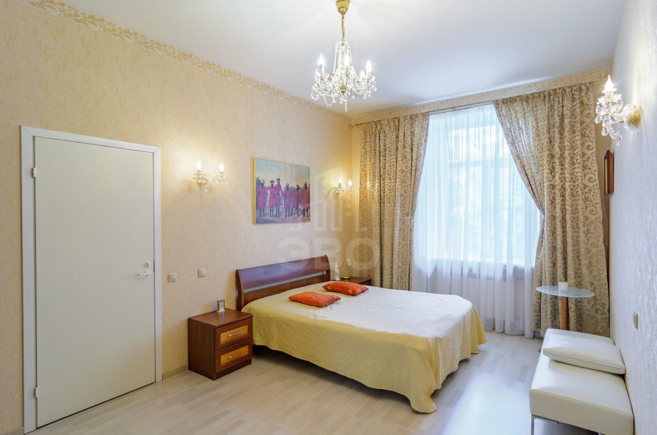 двухкомнатная квартира в Санкт-Петербурге по адресу: Среднегаванский проспект, 1