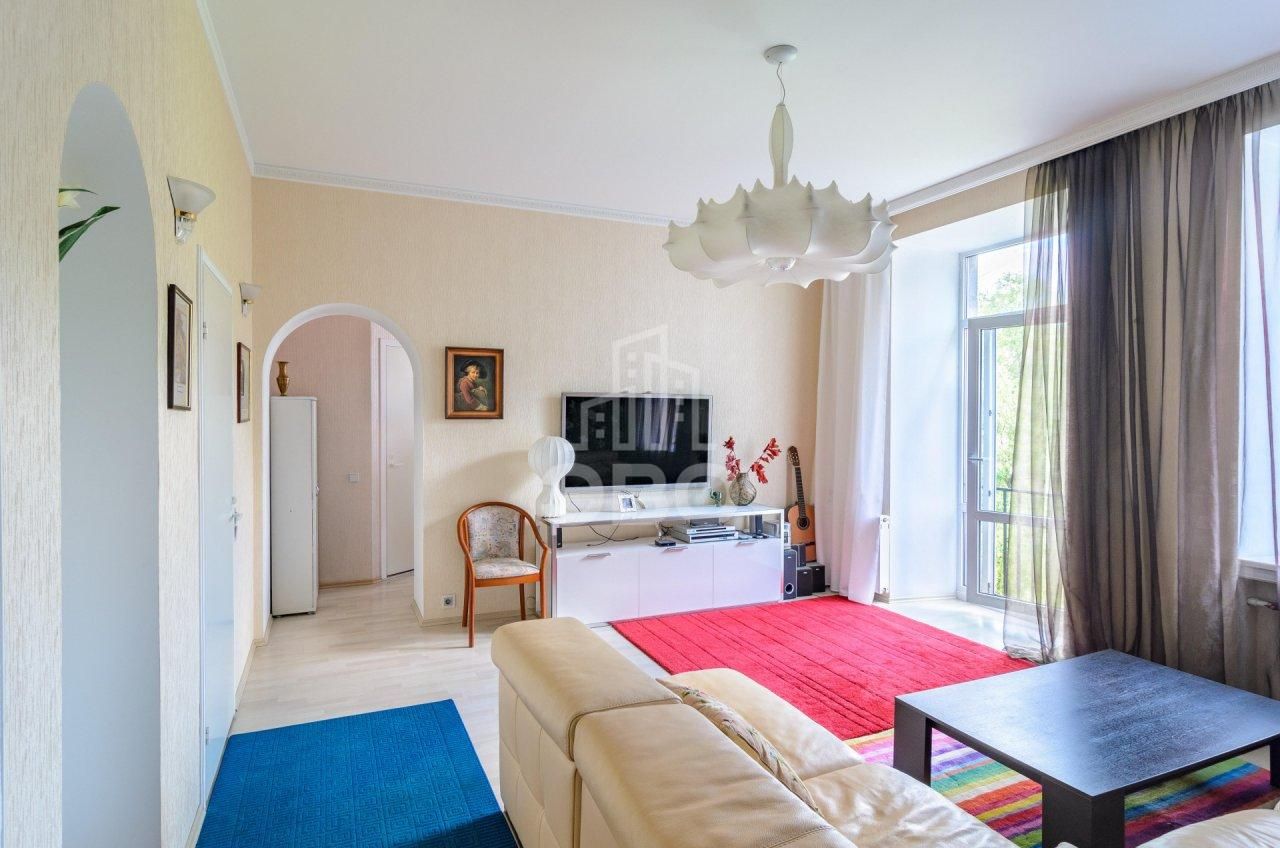 двухкомнатная квартира в Санкт-Петербурге по адресу: Среднегаванский проспект, 1